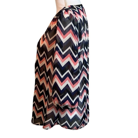 Living Doll Blouse Semi Sheer Women's Large Chevron Pattern 3/4 Sleeves V-Neck - Picture 2 of 10